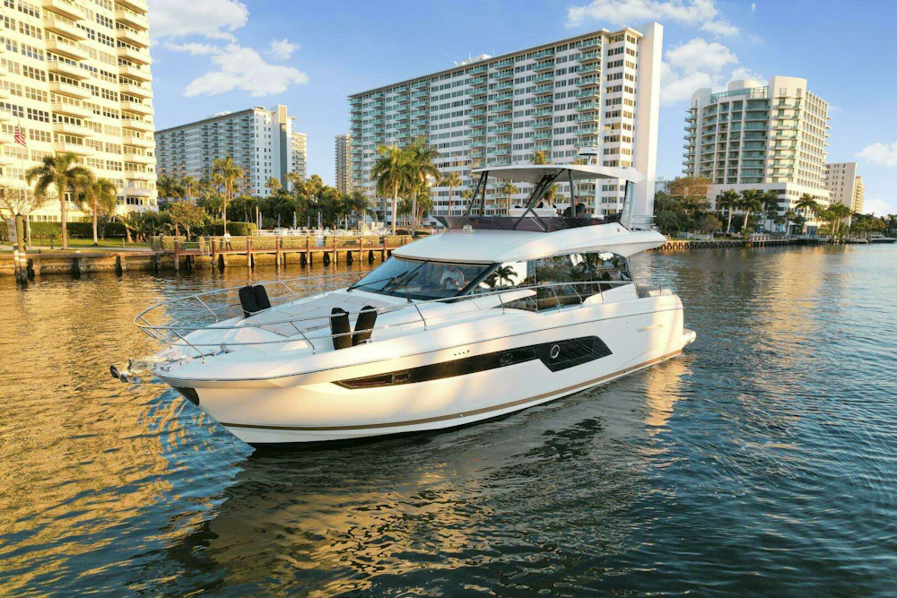 Prestige 520 Yacht For Sale