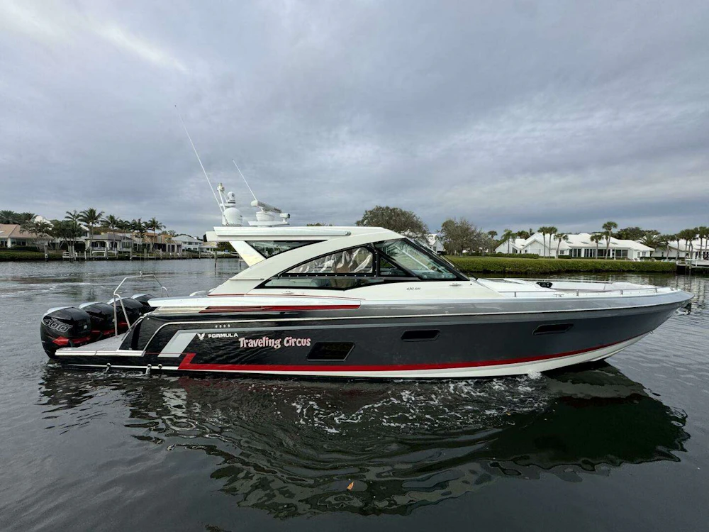 Formula 430 Super Sport Crossover Yacht For Sale