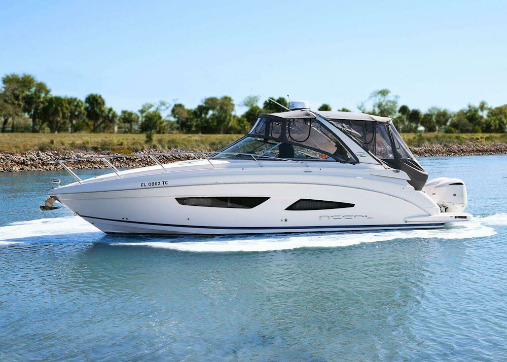 Regal 33 XO Yacht For Sale