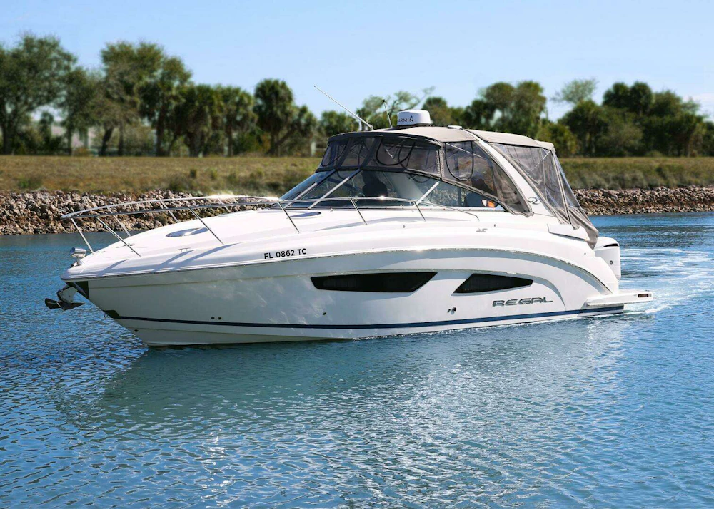 Regal 33 XO Yacht For Sale