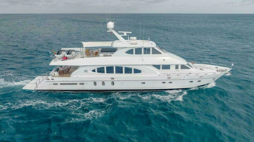Hargrave Capri Skylounge Yacht For Sale