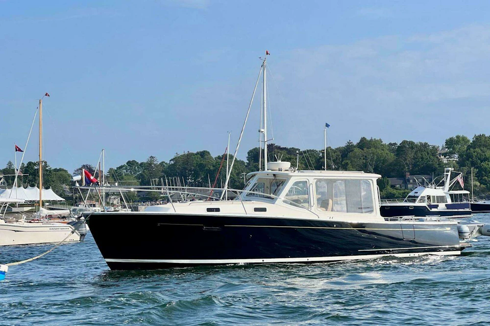 MJM 36Z Yacht For Sale
