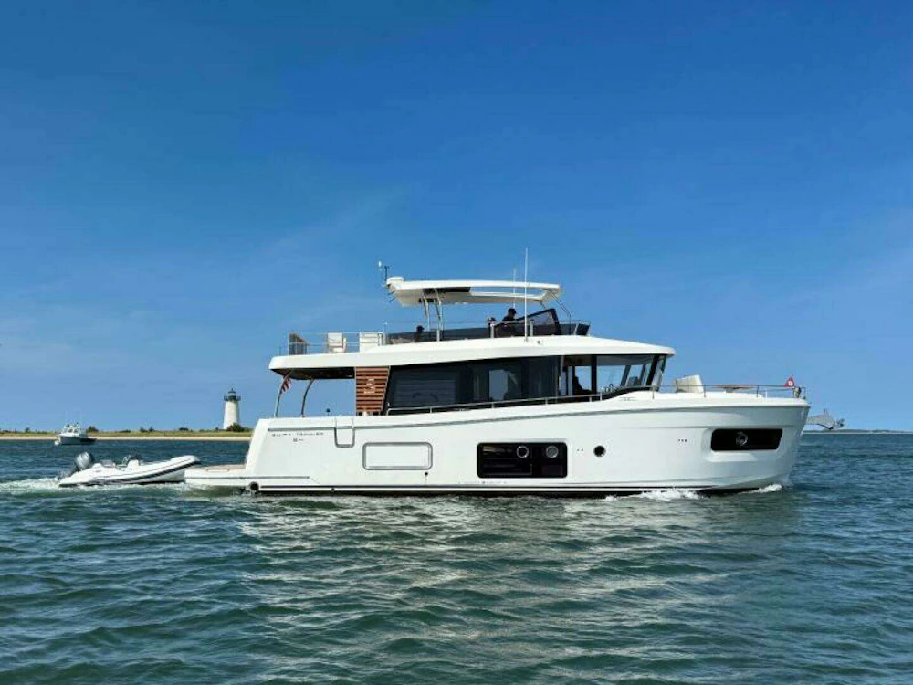 Beneteau Swift Trawler 54 Yacht For Sale