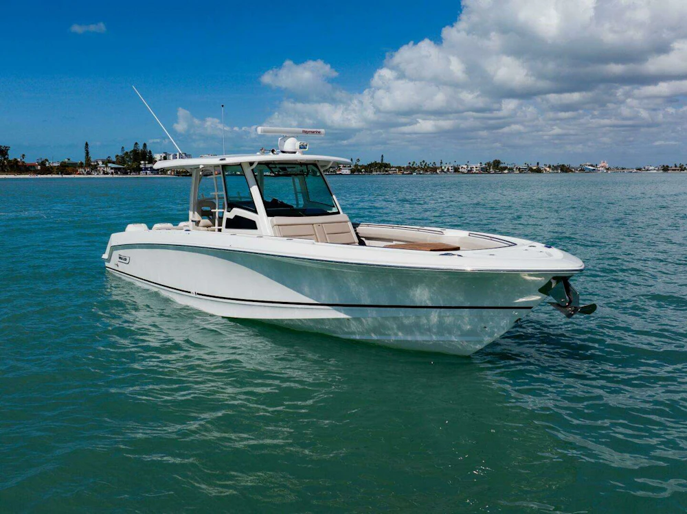 Boston Whaler 380 Outrage Yacht For Sale