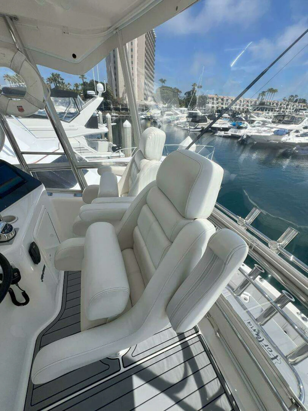 Riviera 43 Flybridge Yacht For Sale