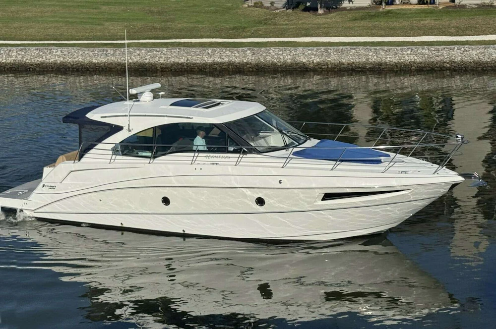 Cruisers Yachts  Yacht For Sale