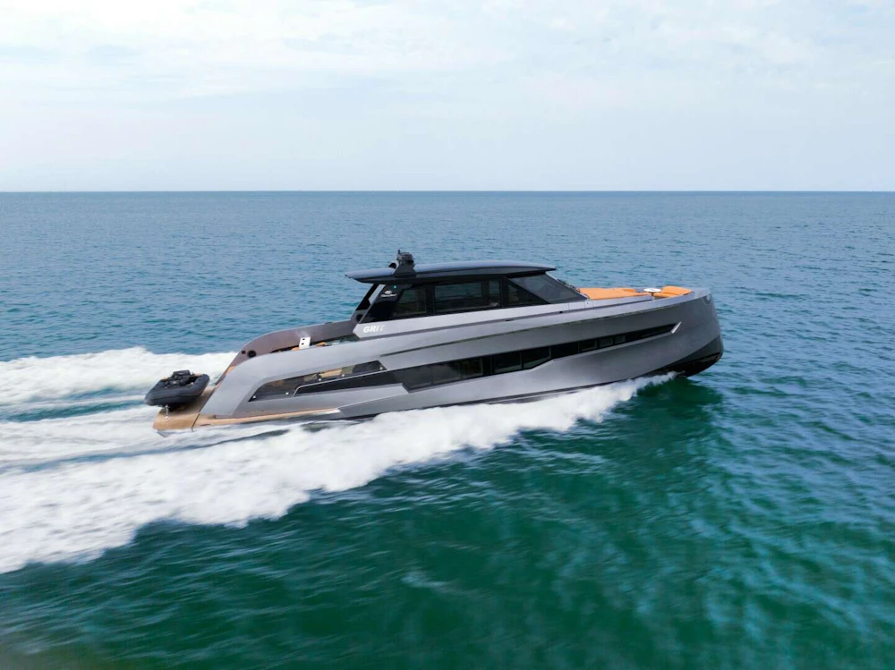 Steeler Bronson 67 Beachclub Yacht For Sale