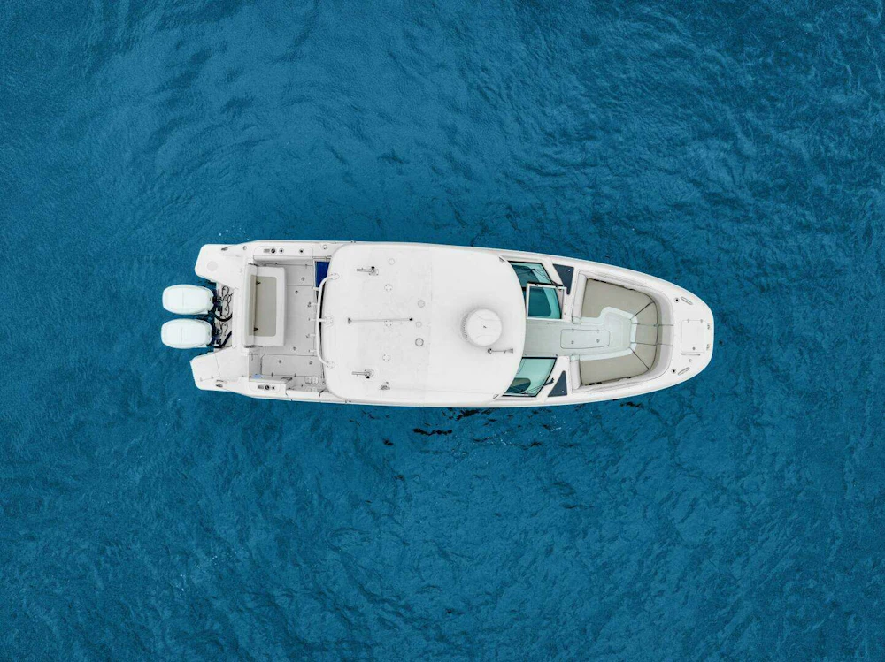 Boston Whaler 320 Vantage Yacht For Sale