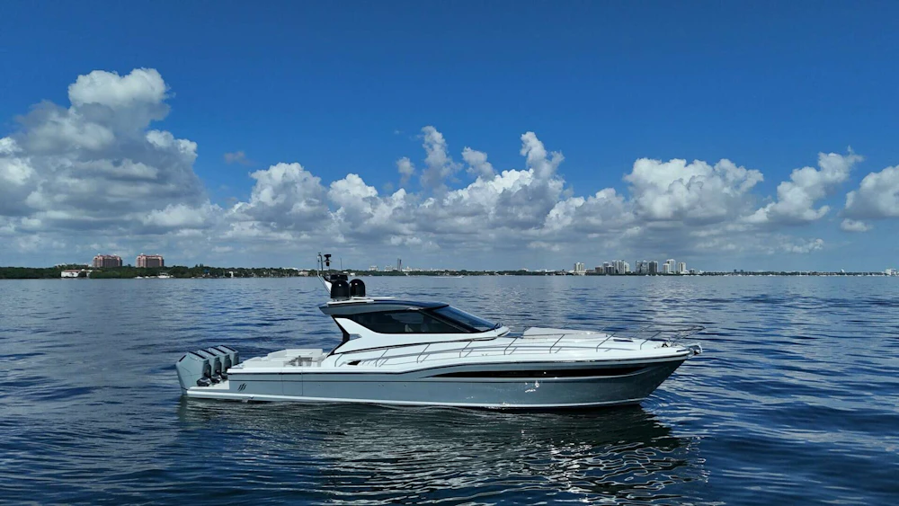 Uniesse HTC5P Yacht For Sale