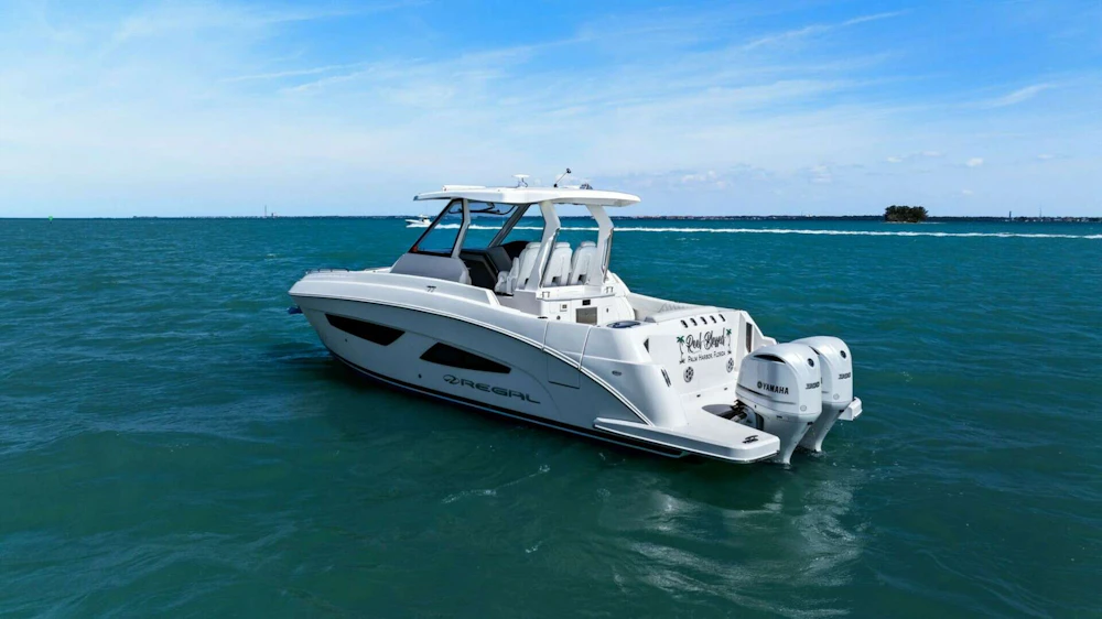 Regal 33 SAV Yacht For Sale