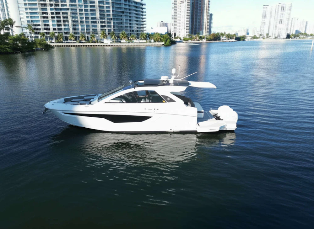 Cruisers Yachts  Yacht For Sale