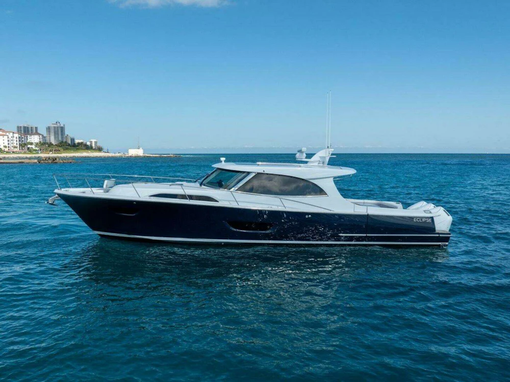 ECLIPSE 505 Shadow Yacht For Sale