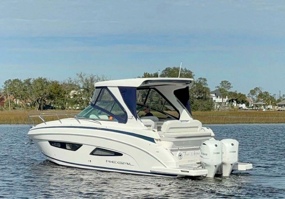 Regal 33 XO Yacht For Sale