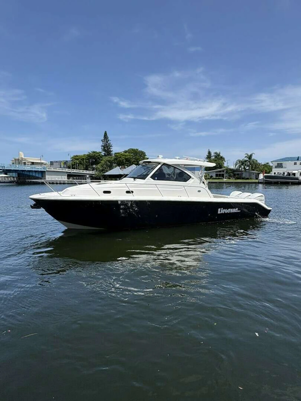 Pursuit  Yacht For Sale