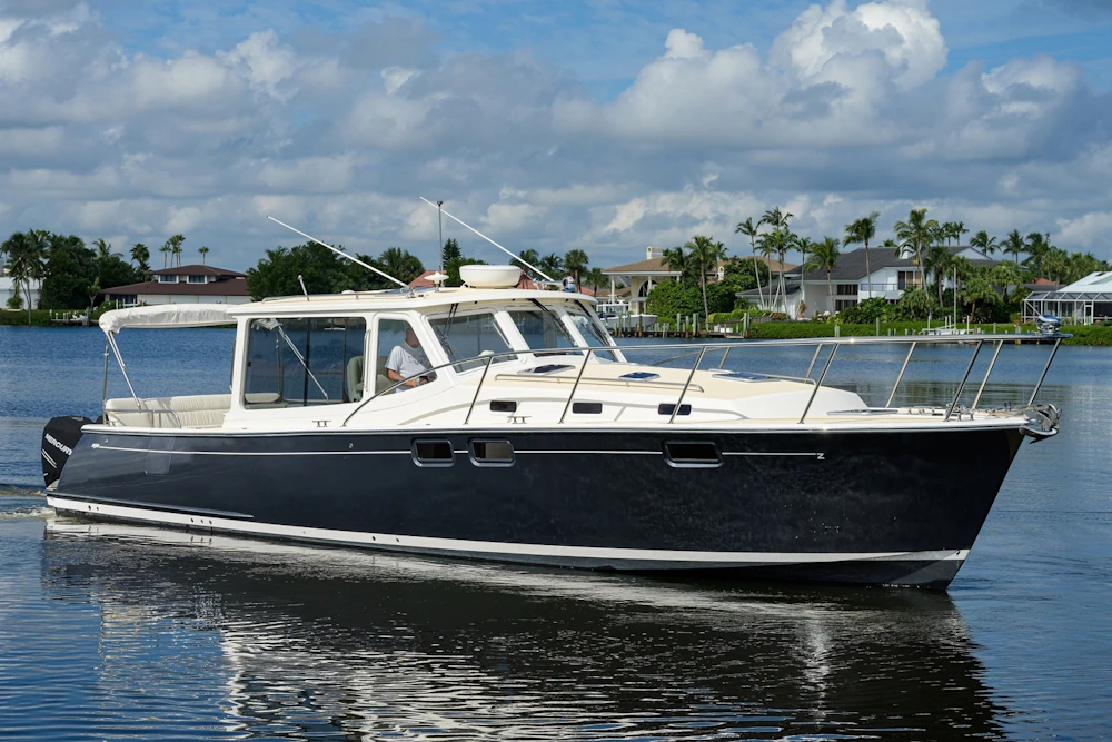 MJM 43z Yacht For Sale