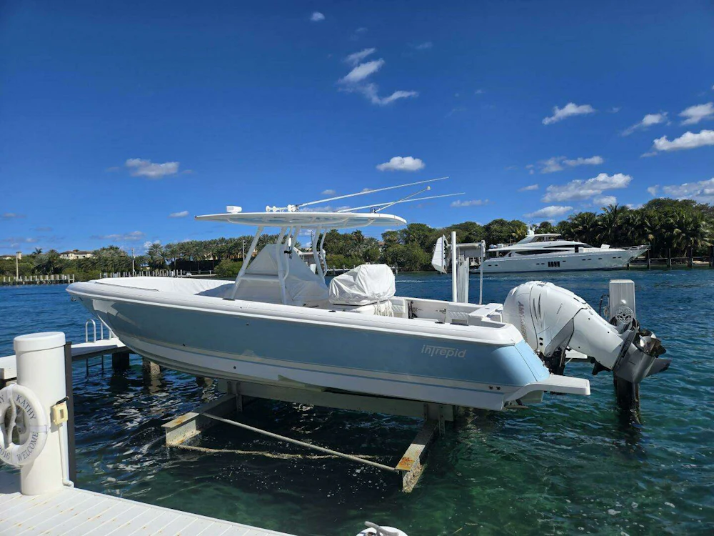 Intrepid 327 Yacht For Sale