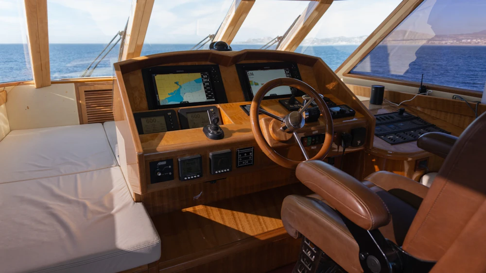 McKinna 69 Skylounge Yacht For Sale