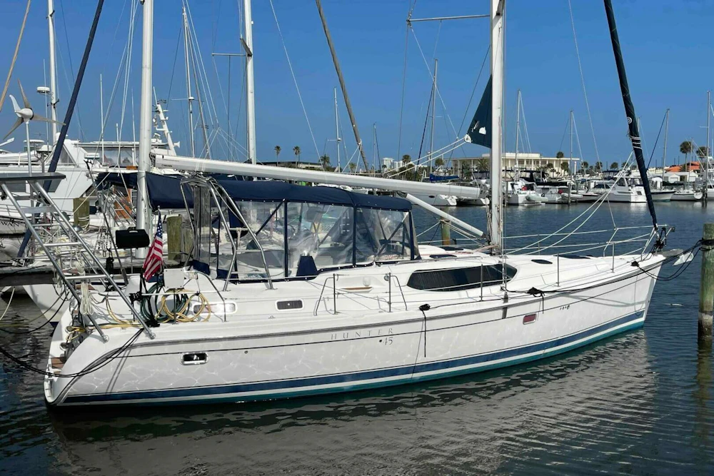 Hunter 45 Center Cockpit Yacht For Sale