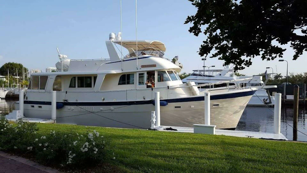 Hatteras 58 LRC Yacht For Sale