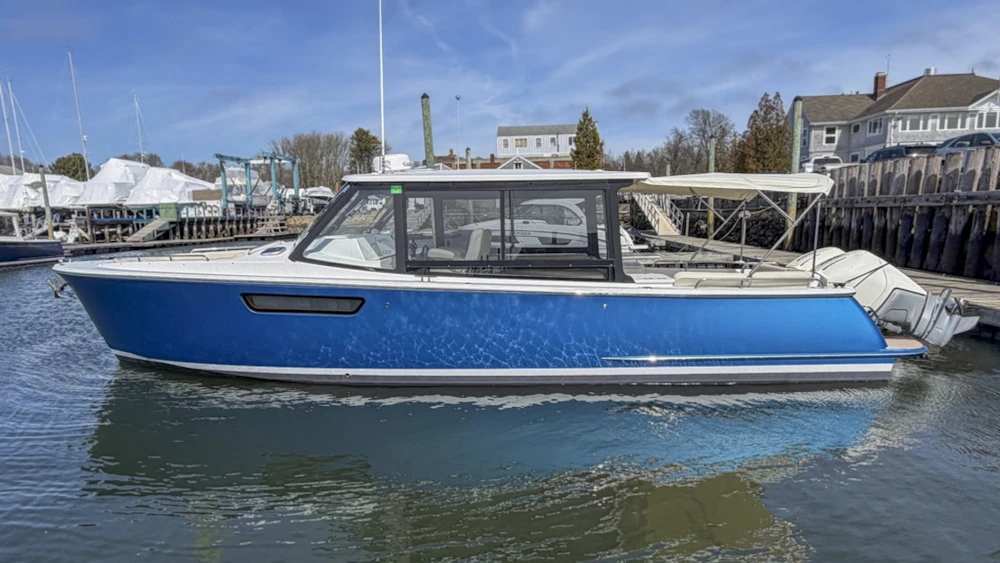 MJM 3 Yacht For Sale