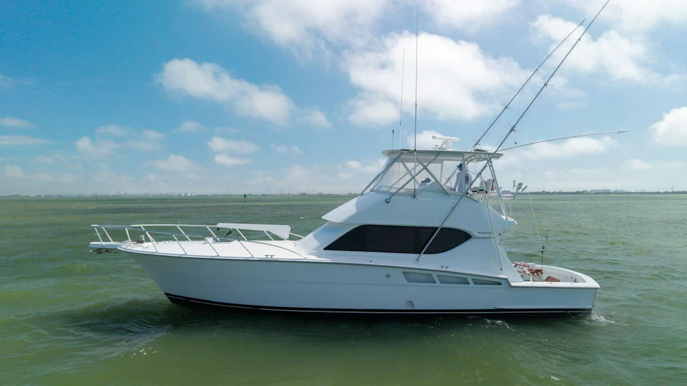 Hatteras 50 Convertible Yacht For Sale