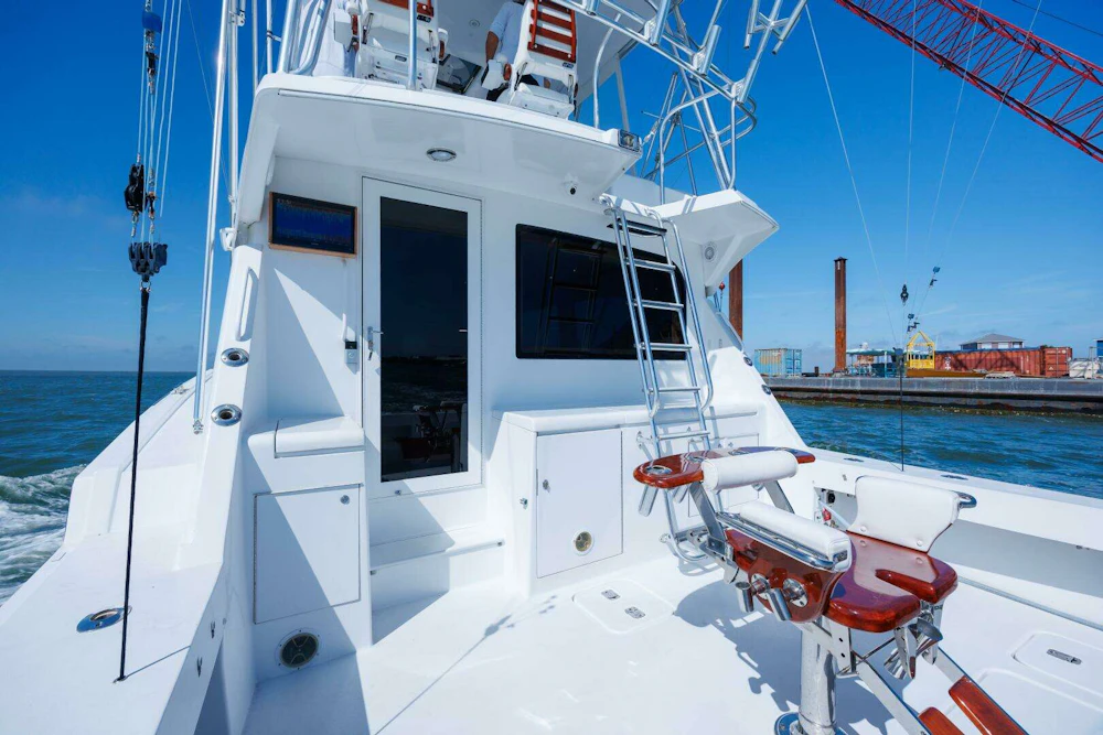 Hatteras 50 Convertible Yacht For Sale