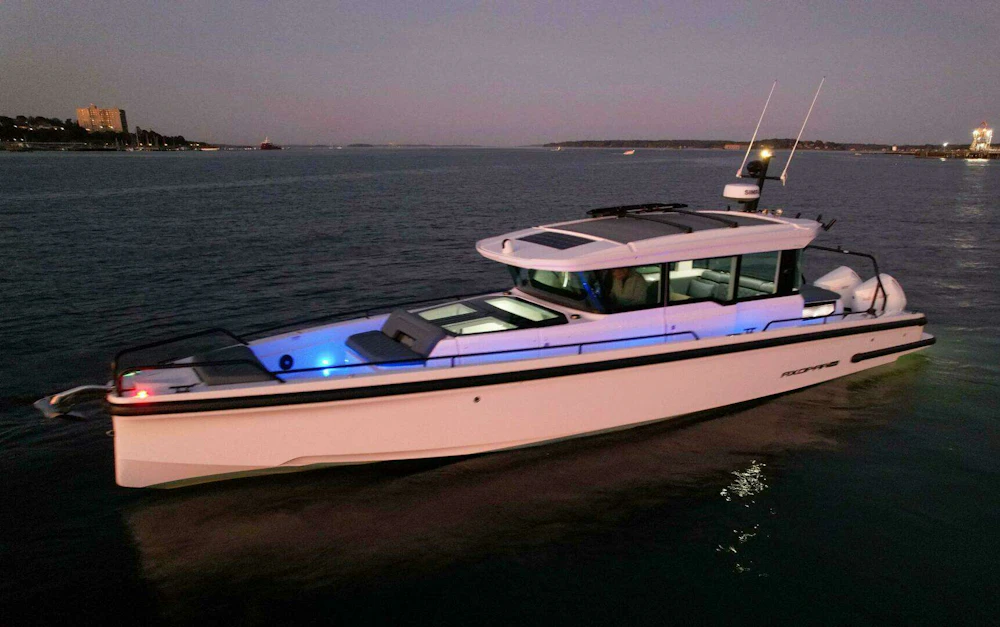 Axopar 37 XC Cross Cabin Yacht For Sale