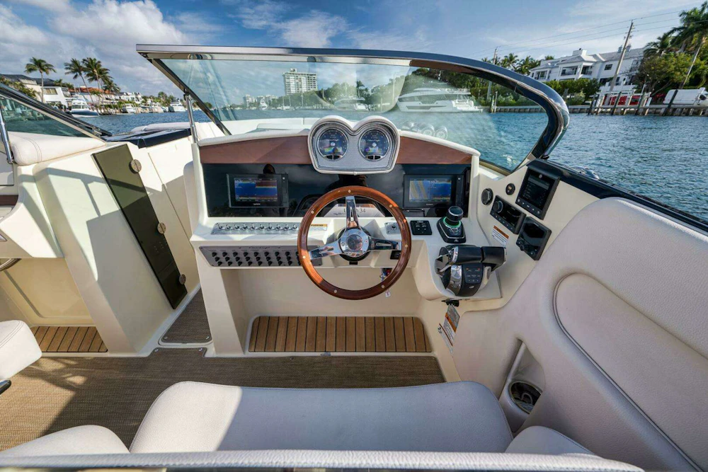 Chris-Craft 34 Launch Yacht For Sale