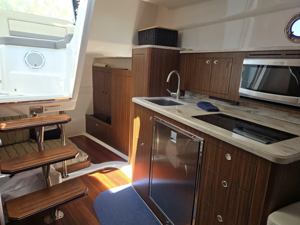 Pursuit 355 Offshore Yacht For Sale