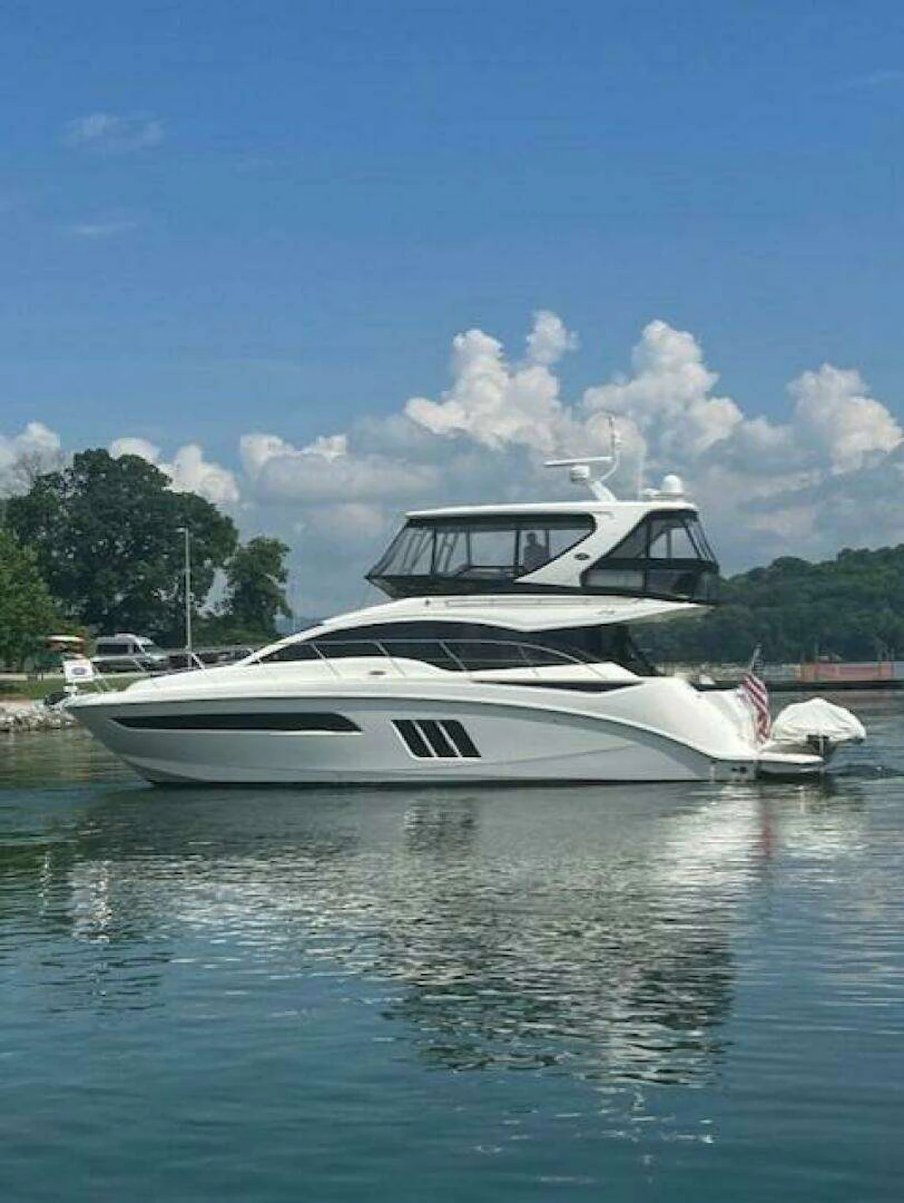 Sea Ray 510 FLY Yacht For Sale