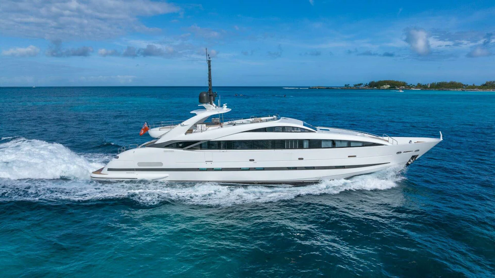 ISA 120 Sport Yacht For Sale