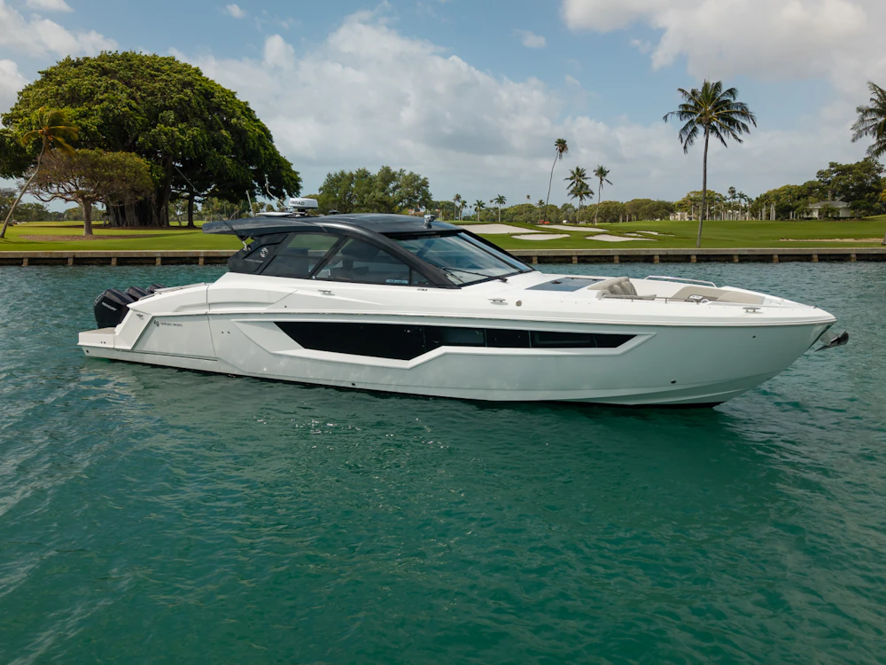 Cruisers Yachts 50 GLS Yacht For Sale