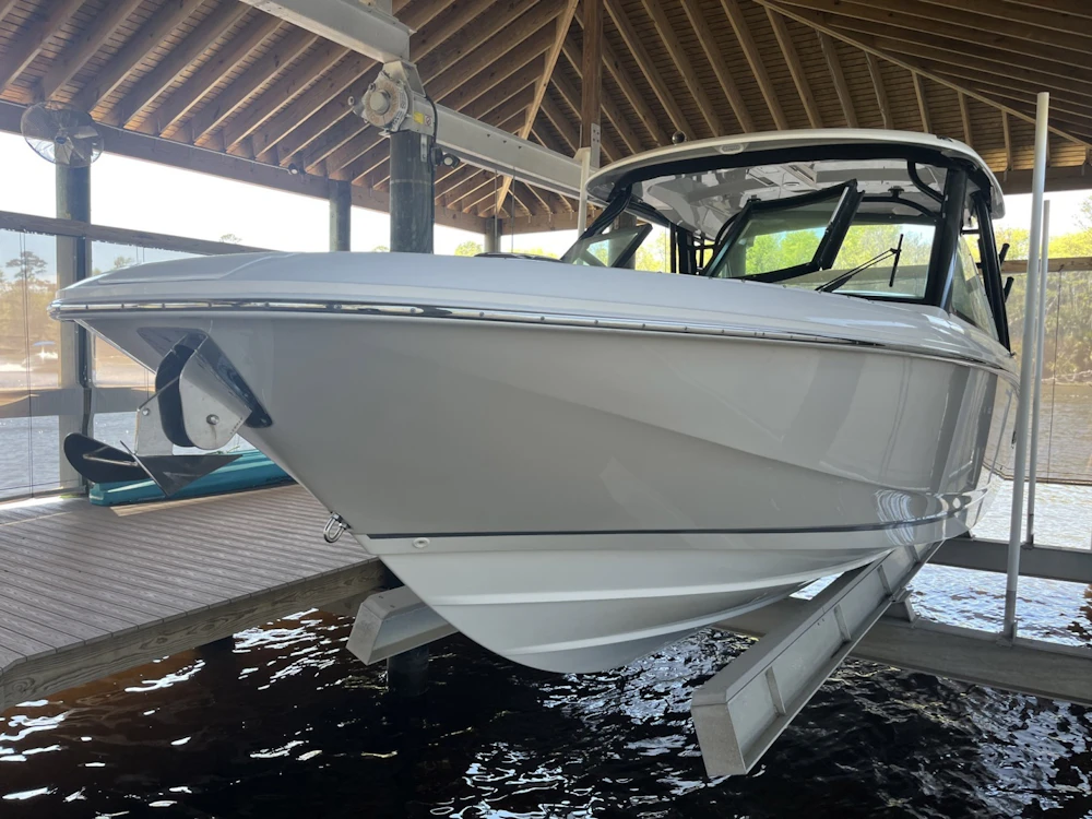 Boston Whaler 320 Vantage Yacht For Sale