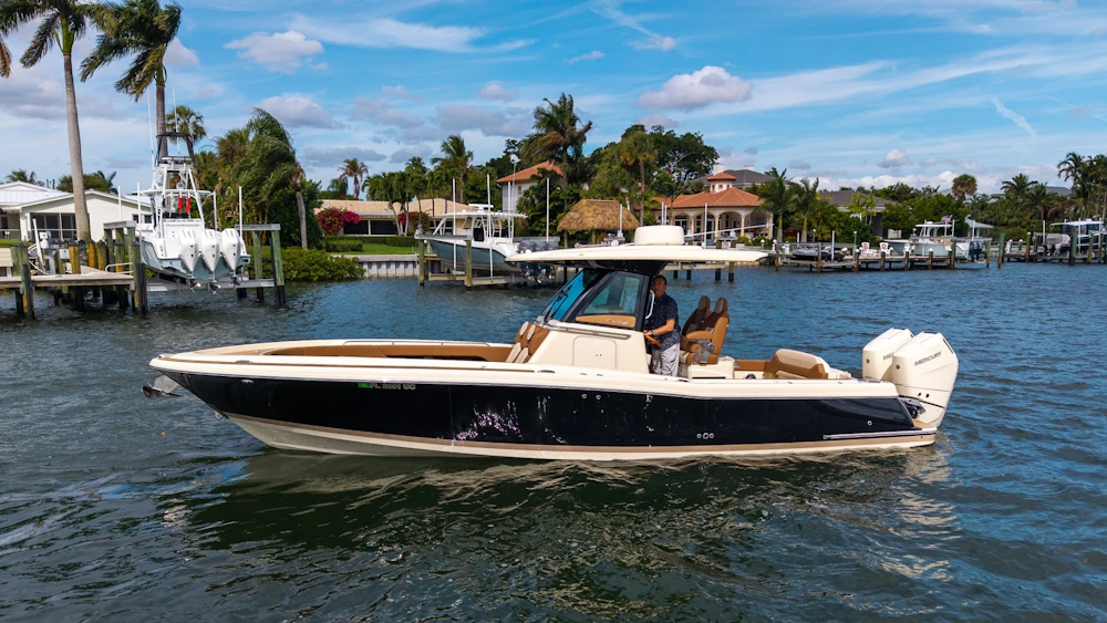 Chris-Craft 31 Catalina Yacht For Sale