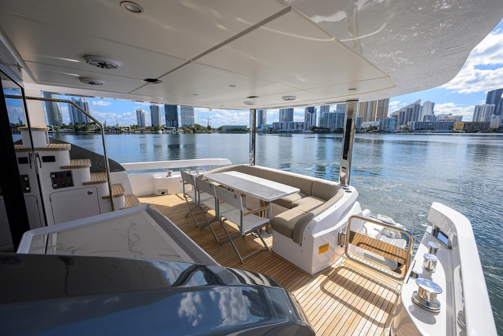 Azimut Fly 78 Yacht For Sale