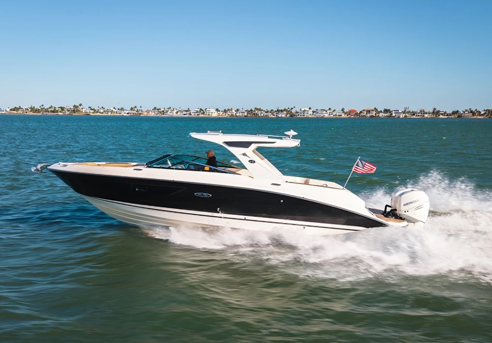 Sea Ray SLX 350 Outboard Yacht For Sale