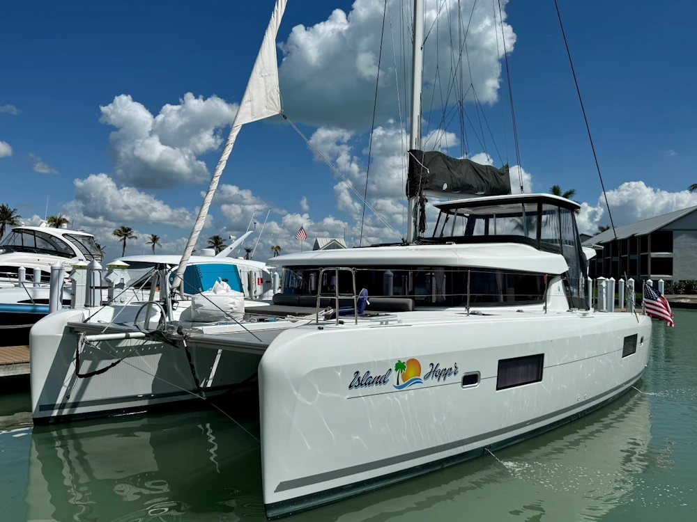 Lagoon 42 OV Yacht For Sale