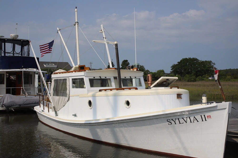 Willis Cruiser Yacht For Sale