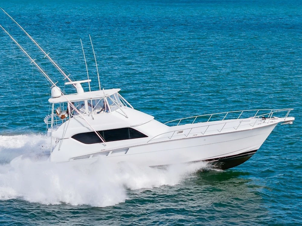 Hatteras 60 Convertible Yacht For Sale