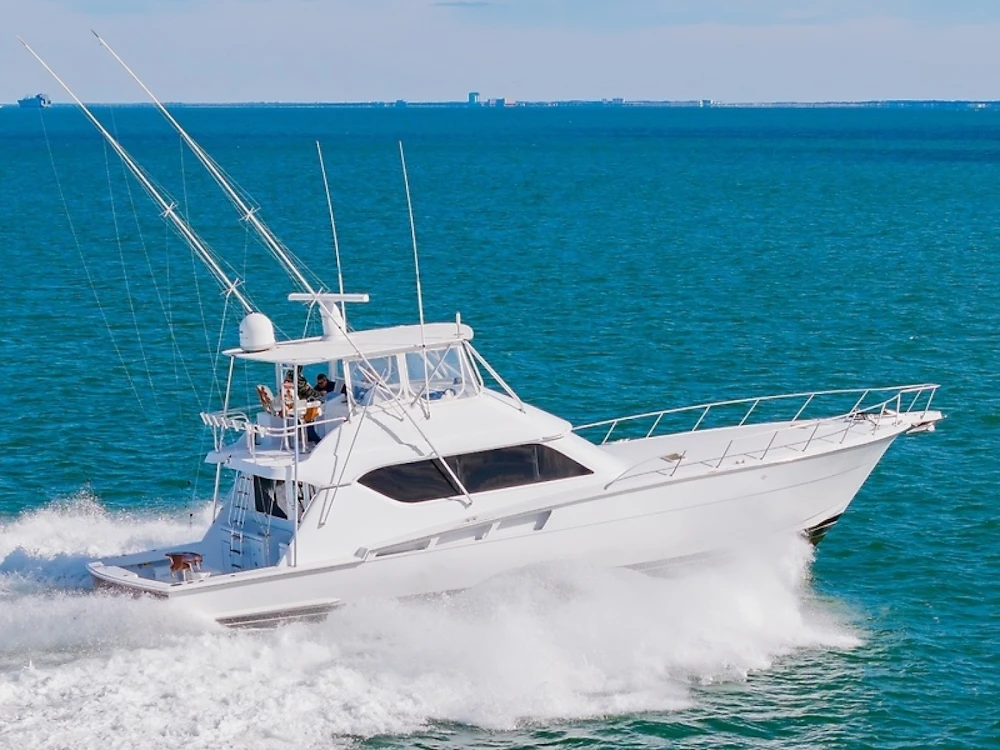 Hatteras 60 Convertible Yacht For Sale