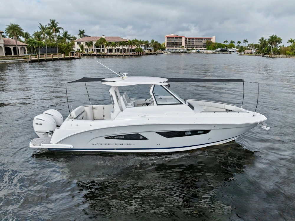 Regal 33 SAV Yacht For Sale