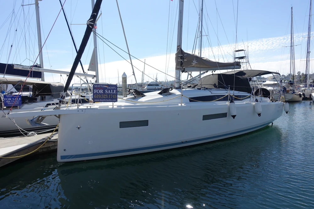 Jeanneau 380 PERFORMANCE Yacht For Sale
