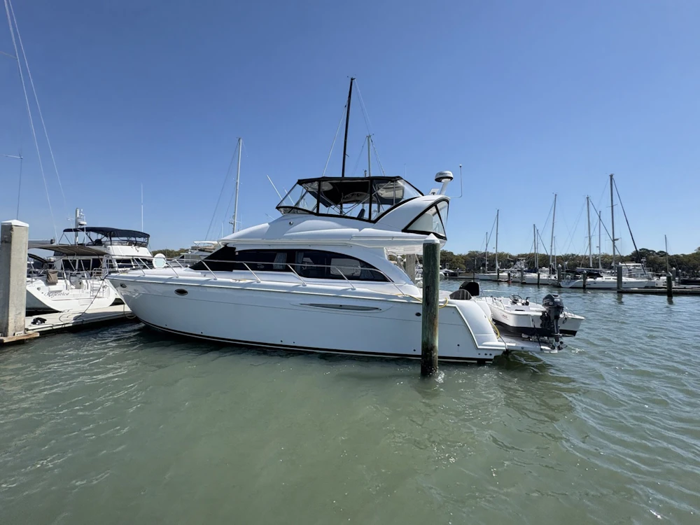 Meridian 411 Sedan Yacht For Sale