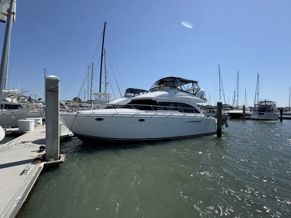 Meridian 411 Sedan Yacht For Sale