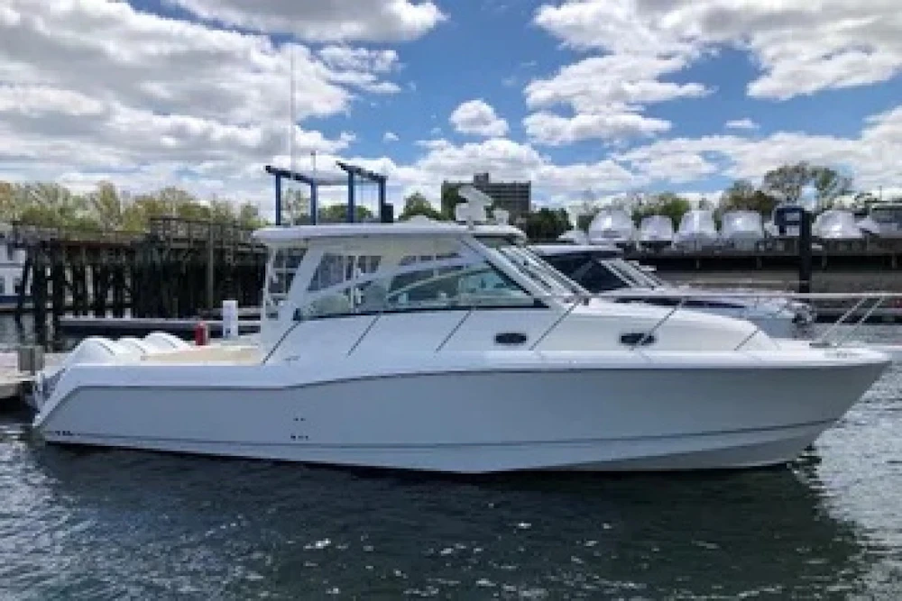 Boston Whaler Conquest Yacht For Sale