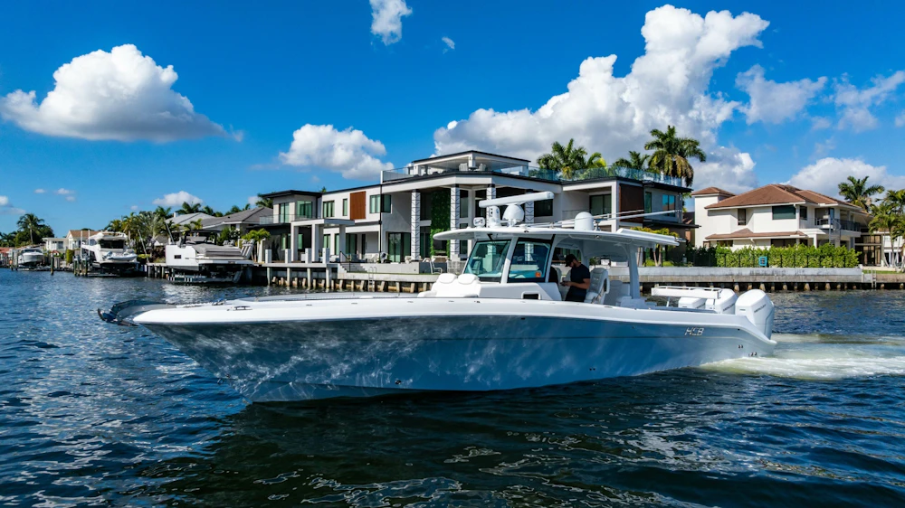 HCB 42 Lujo Yacht For Sale