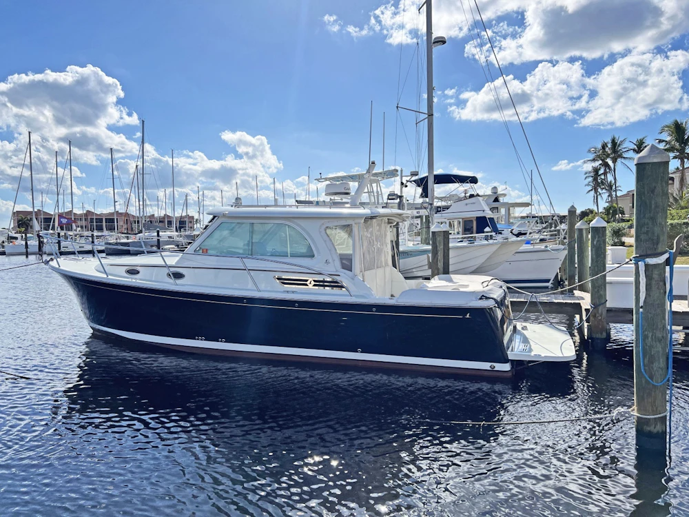 Back Cove 32 Yacht For Sale