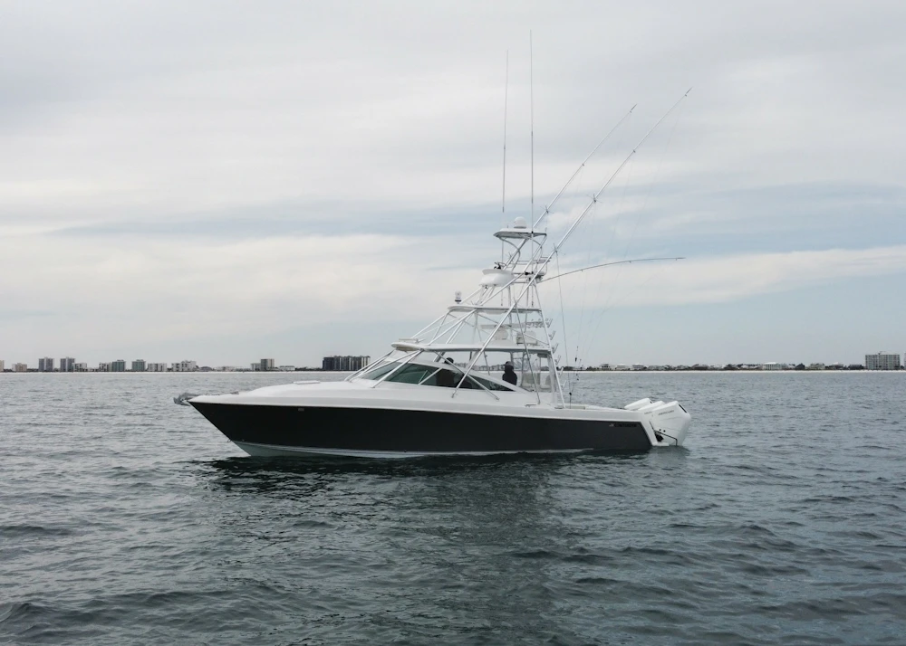 Contender 40 Express Yacht For Sale