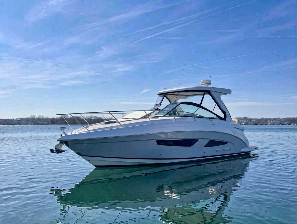 Regal 33 XO Yacht For Sale