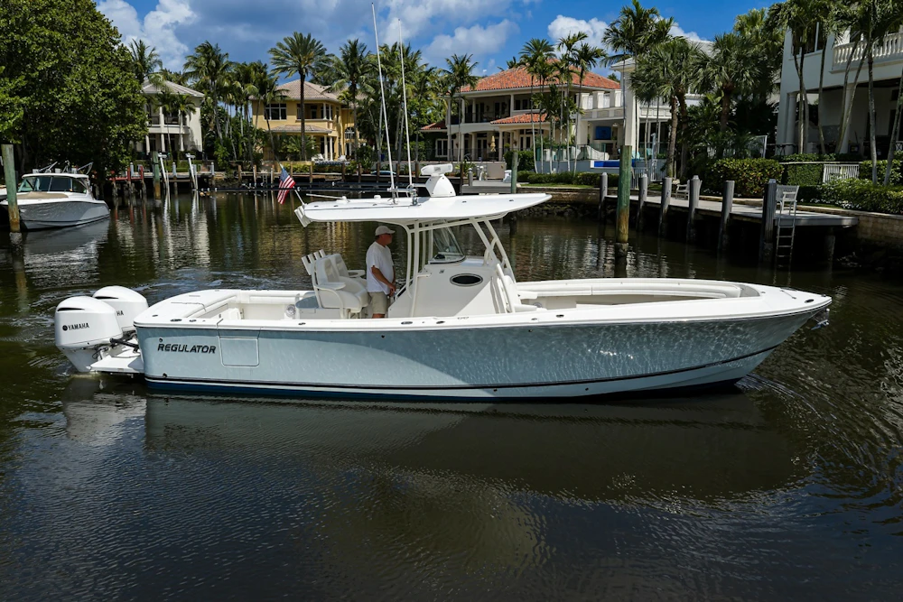 Regulator Center Console Yacht For Sale